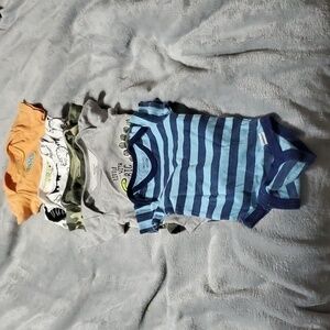 🐻  Gerber onesies set of 5